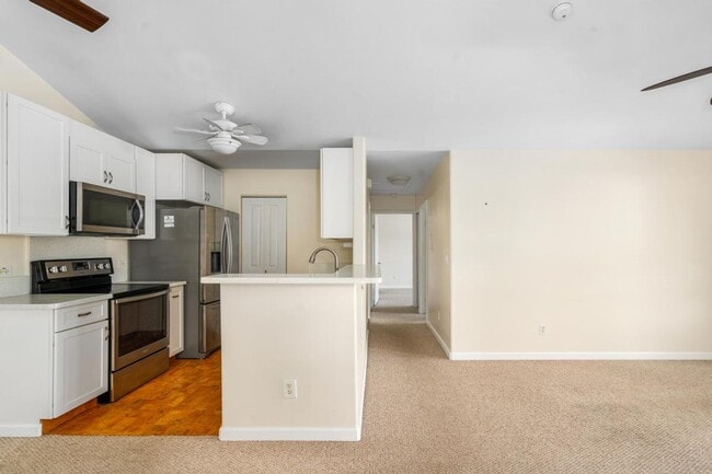 Building Photo - 2 Bedroom 2 Bathroom Upstairs Unit with Up...