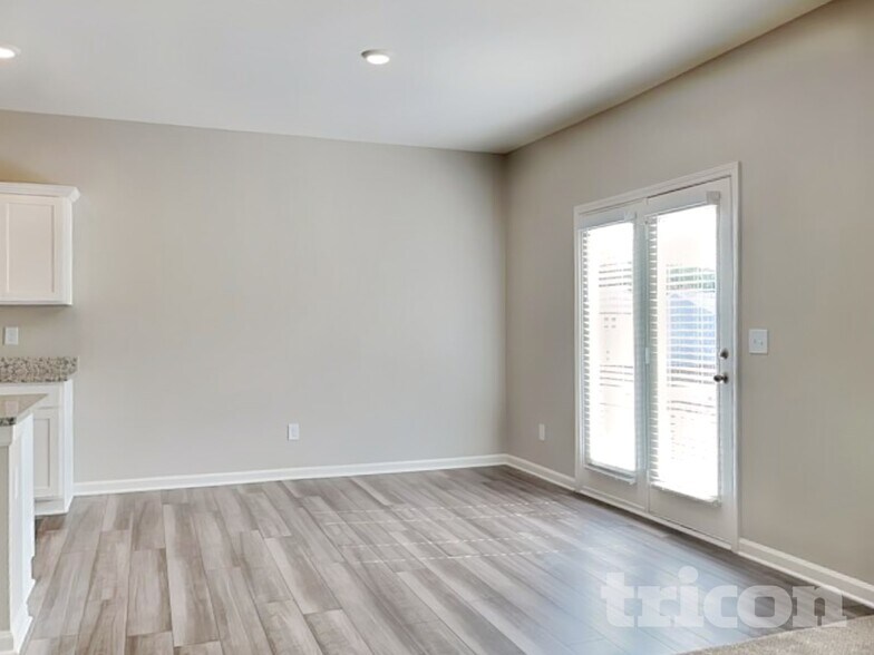 Building Photo - 109 Hyde Pk