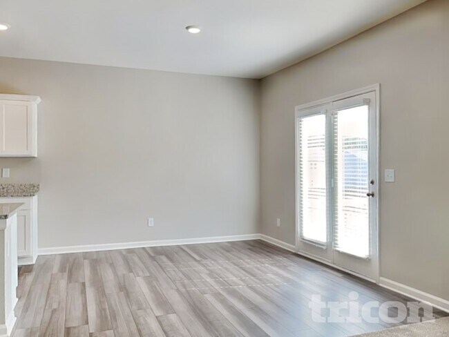 Building Photo - 109 Hyde Pk