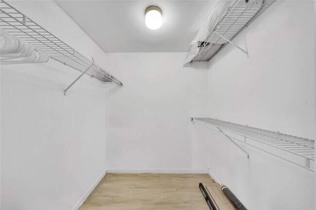 Building Photo - 5250 Las Verdes Cir