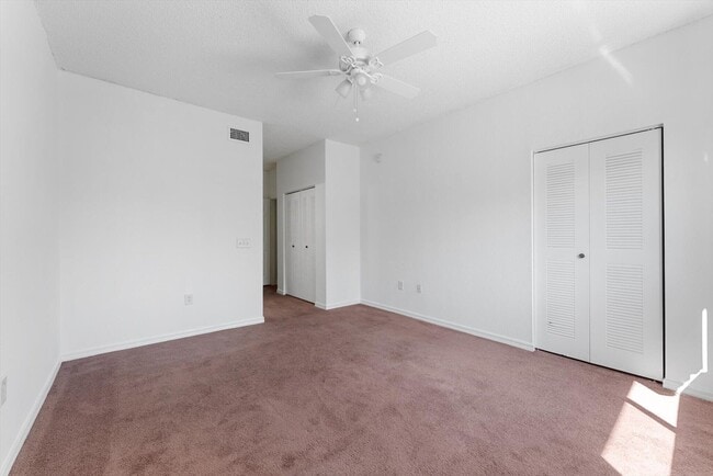 Building Photo - 310 Crestwood Cir