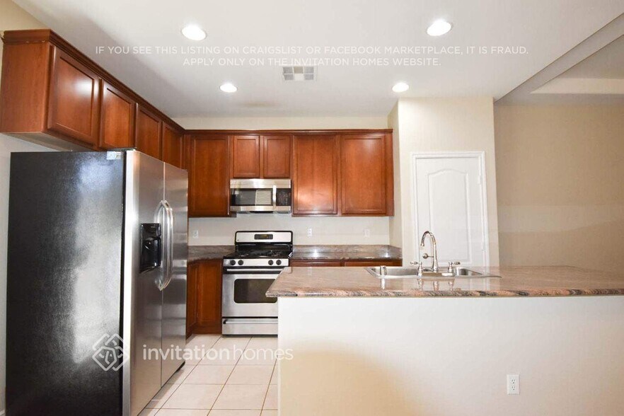 Building Photo - 4013 Keasberry Ave