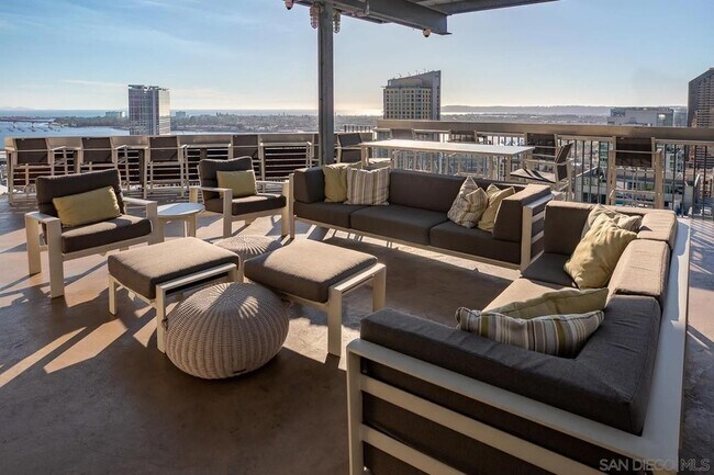 Building Photo - 321 Tenth Ave