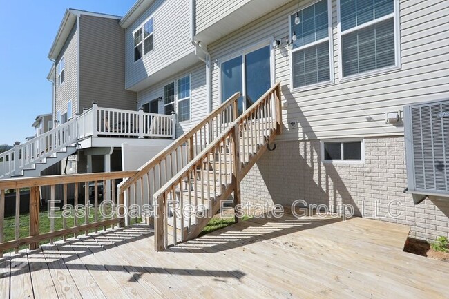 Building Photo - 15 Britania Ct