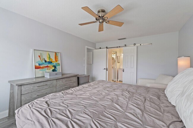 Building Photo - 128 Moccasin Trail S