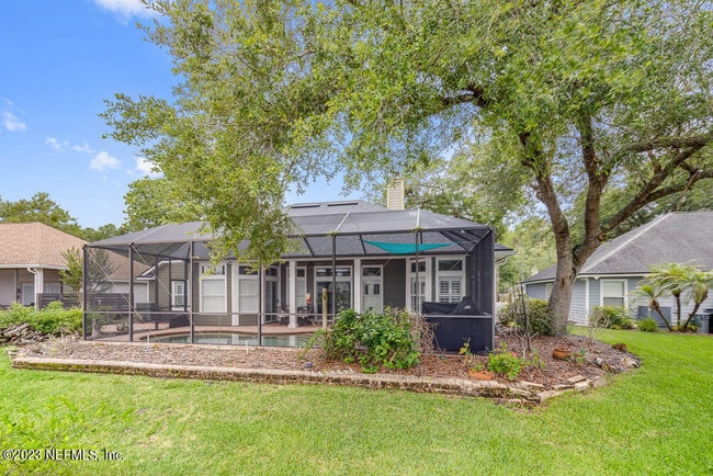 Building Photo - 332 Maplewood Dr