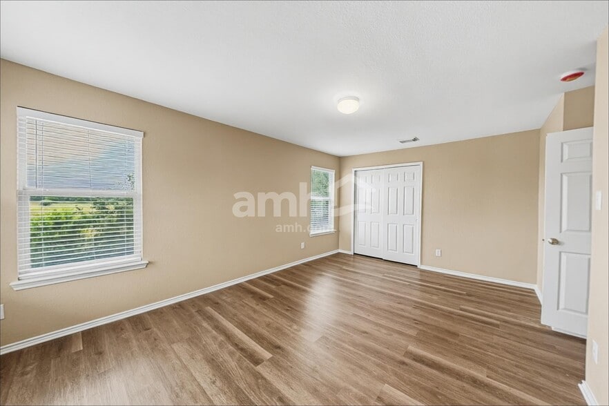 Building Photo - 10518 Marengo Ln