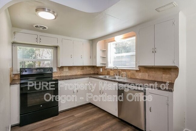 Building Photo - 4632 SE 122nd Ave