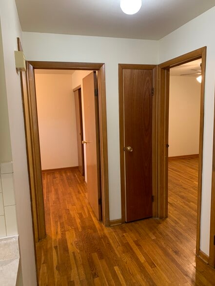 Hallway - 2537 Parkwood Ave