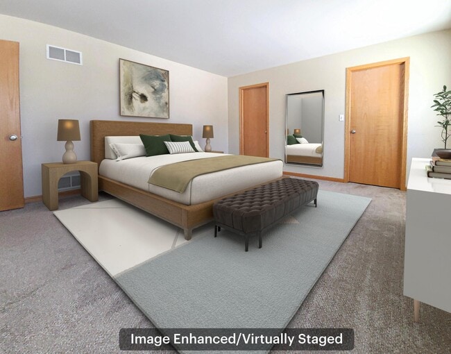 Building Photo - 1805 Deer Path
