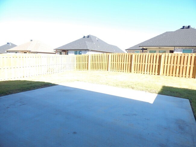 Building Photo - Whitehouse ISD! Gorgeous 4 Bedroom, 2 Bath...