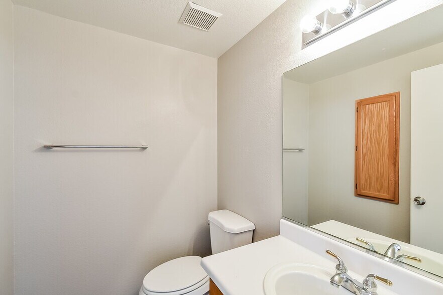 Building Photo - 9156 Indian Breeze Dr