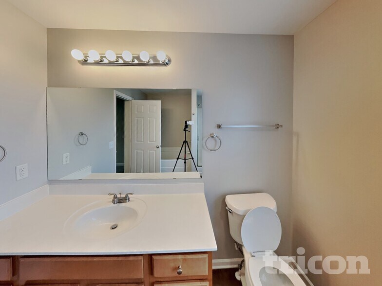 Building Photo - 2187 Erin Ln