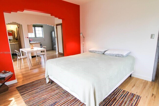 Building Photo - 400 Meridian Ave