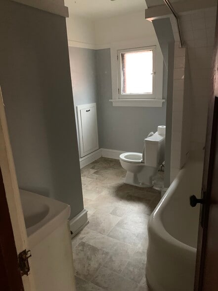 Building Photo - 2203 N 57th St