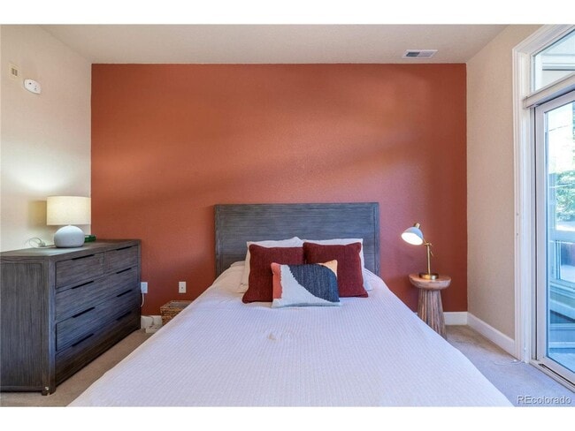Building Photo - Beautiful 2 bedroom Condo in Uptown Area
