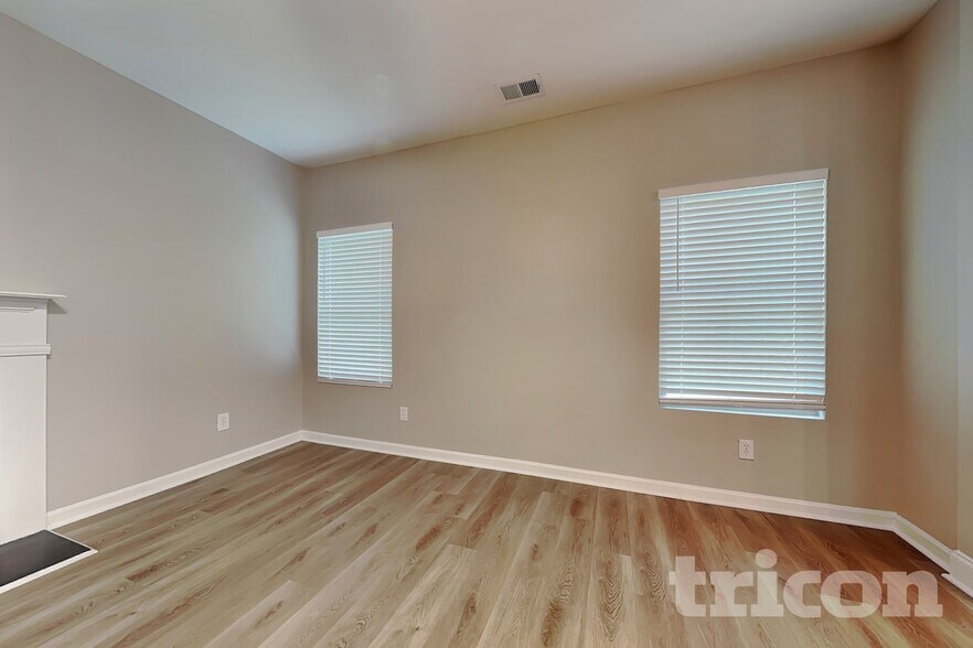 Building Photo - 418 Daffodil Drive
