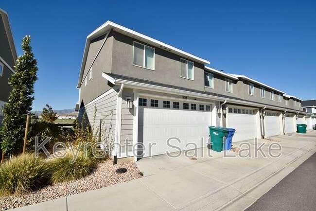 Building Photo - 555 N Willow Springs Ave