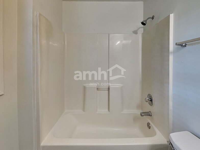 Building Photo - 803 Delray Ln