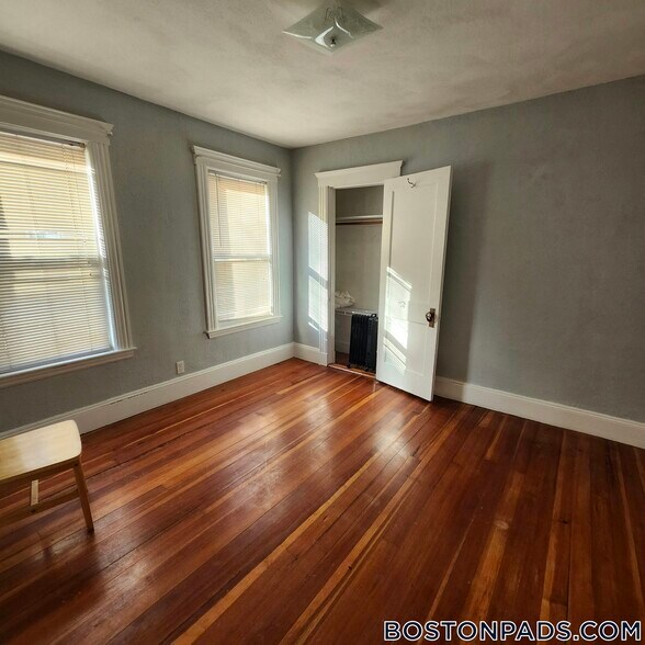 Building Photo - 43 Orchard St