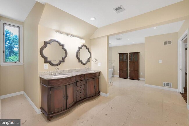 Building Photo - 8901 Iron Gate Ct