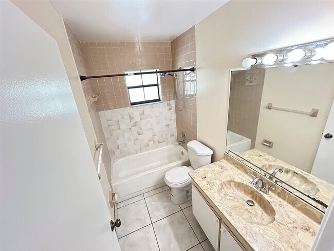 Building Photo - 3571 NW 94th Ave