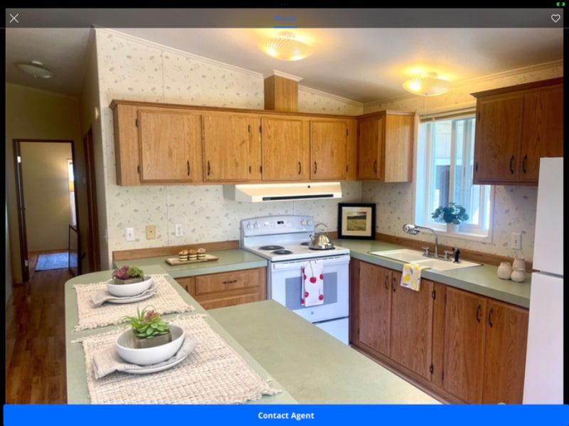 Building Photo - 2061 Victoria