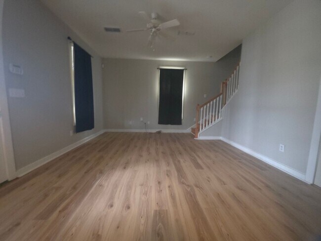 Building Photo - Two-story, 2 bedroom, 1 1/2 bath home