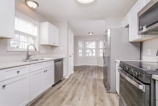 Building Photo - 1432 Smokey Mountain Dr