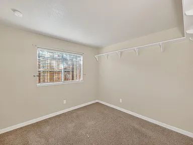 Building Photo - 3 bedroom 2 bath in Dry Creek School District.