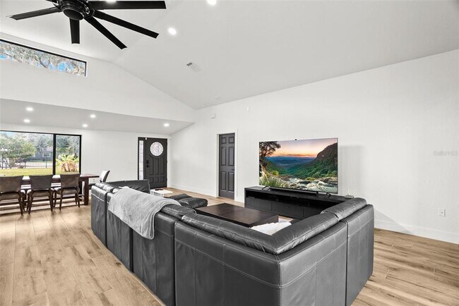 Building Photo - 15912 Willowdale Rd