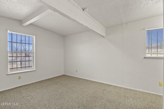 Building Photo - 5440 Viceroy Dr