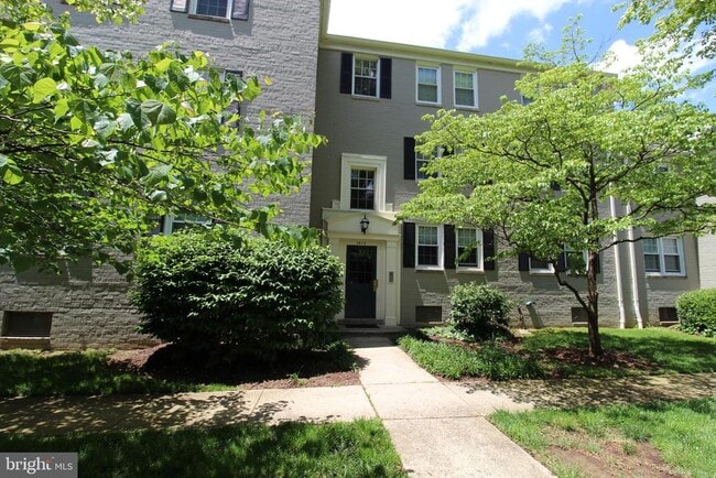 Building Photo - 1413 Belle View Blvd