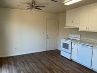 Building Photo - 218