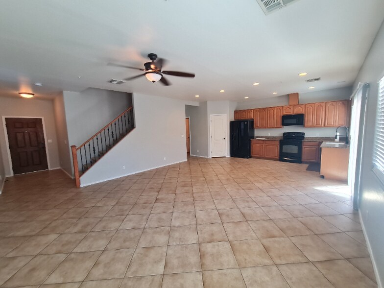 Building Photo - 8755 W Pershing Ave