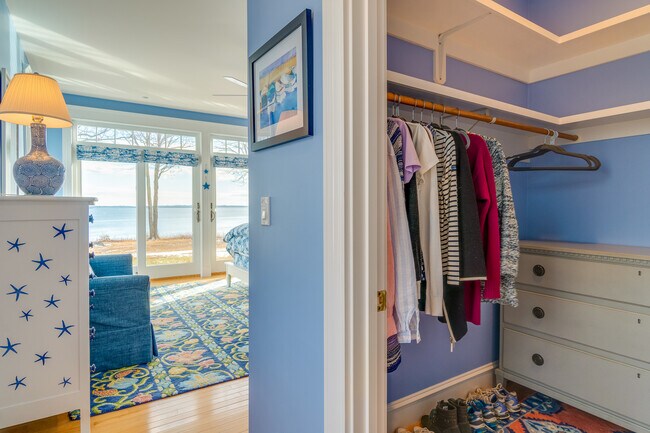 Building Photo - 14 Artist Point Rd