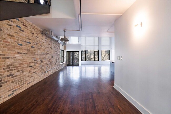 Building Photo - 411 Brazos St