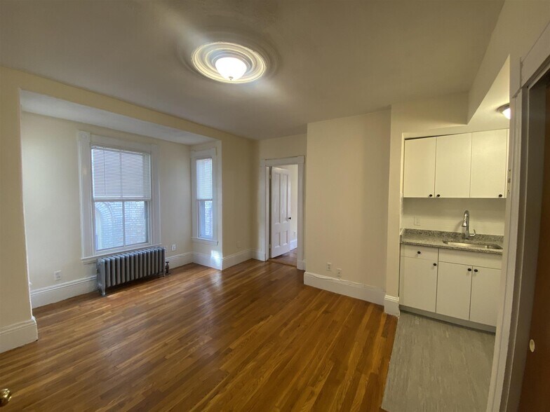 Primary Photo - 379 Harvard St