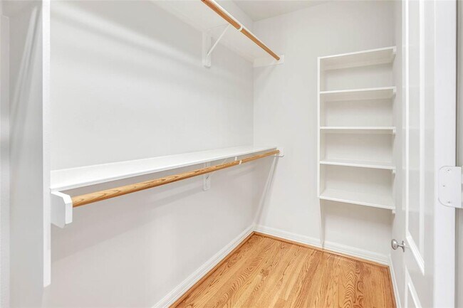 Building Photo - 5005 Gibson St