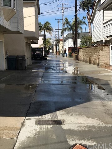 Building Photo - 1213 Ocean Ave