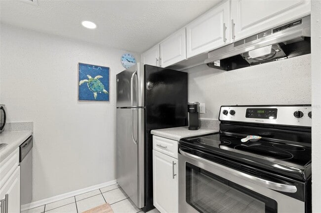 Building Photo - 8911 Blind Pass Rd