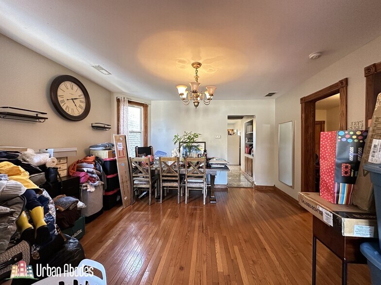 Building Photo - 3532 N Elston Ave