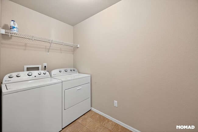 Building Photo - 3050 Shikra View