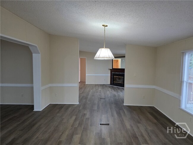 Building Photo - 311 Mockingbird Dr