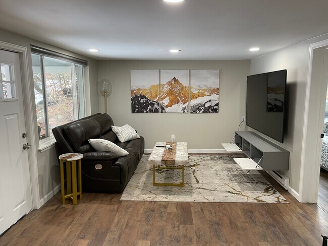 Living room - 8255 Oak St