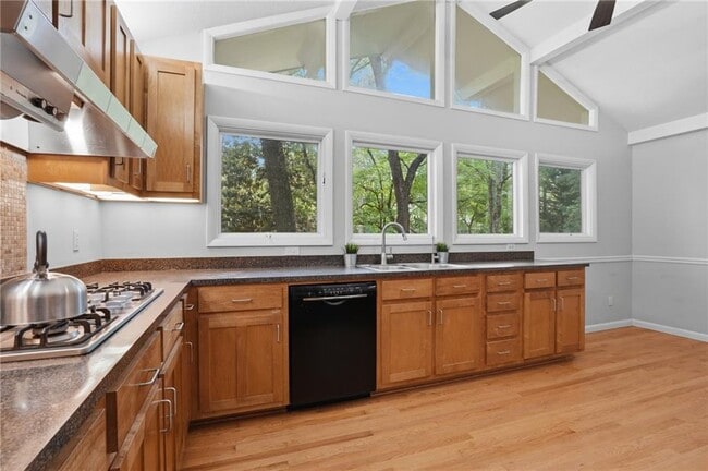 Building Photo - 2209 Cherring Ln