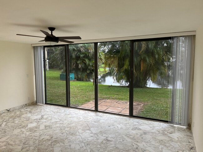 Building Photo - 2800 SW 87th Ave