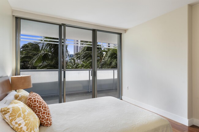 Building Photo - 1551 Ala Wai Blvd