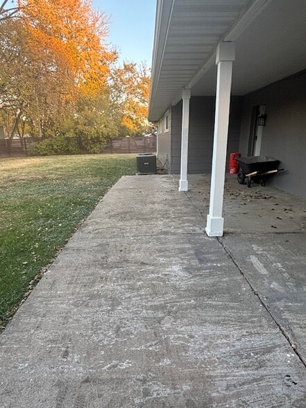 Building Photo - 1738 8th Ave S