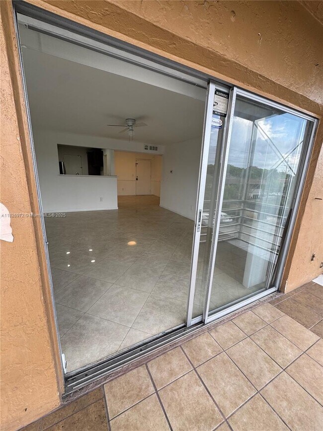Building Photo - 4848 NW 24th Ct